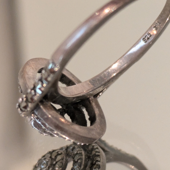 Sterling Silver and Marcasite ring - Picture 2 of 3